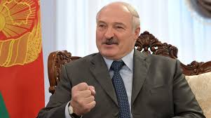 Lukaşenko hamını Qələbə paradına dəvət etdi