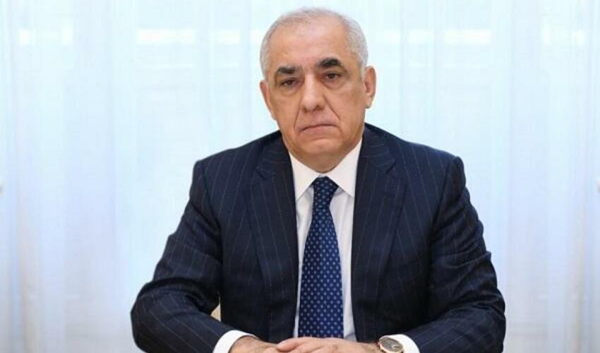 Əli Əsədov rəhbər şəxsləri topladı