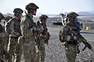 ABŞ-dan köməyə hərbi təlimatçılar və raketlər, Böyük Britaniyadan SAS komandosları gəlir