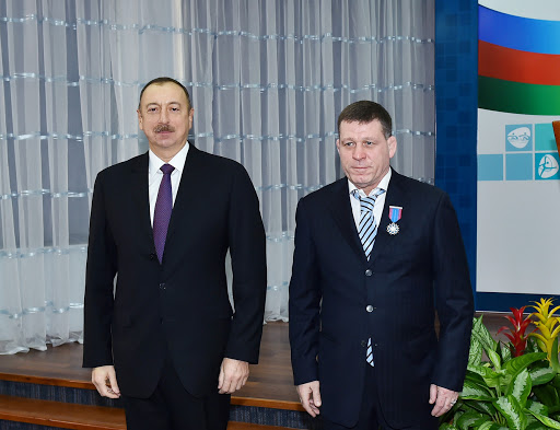 Prezident İlham Əliyev Ukraynada Azərbaycan diasporunun lideri Oleq Krapivini "Dostluq" ordeni ilə təltif edib