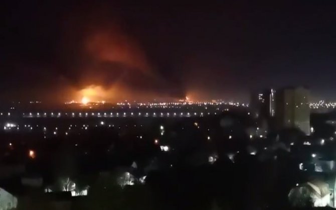 Rusiyanın Bryansk  şəhərində güclü partlayışlardan sonra başlayan  yanğın davam edir...-VİDEO