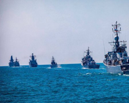 Rusiya "kalibr" daşıyıcısını Qara dənizdən çıxarıb