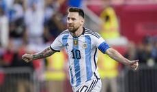 Lionel Messi  qələbə bayramı zamanı FİFA qaydalarını pozub