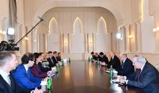 Prezident İlham Əliyev Avropa İttifaqı komissarının başçılıq etdiyi nümayəndə heyətini qəbul edib