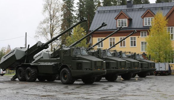 İsveç Ukraynaya özüyeriyən artilleriya qurğularını təhvil verəcək