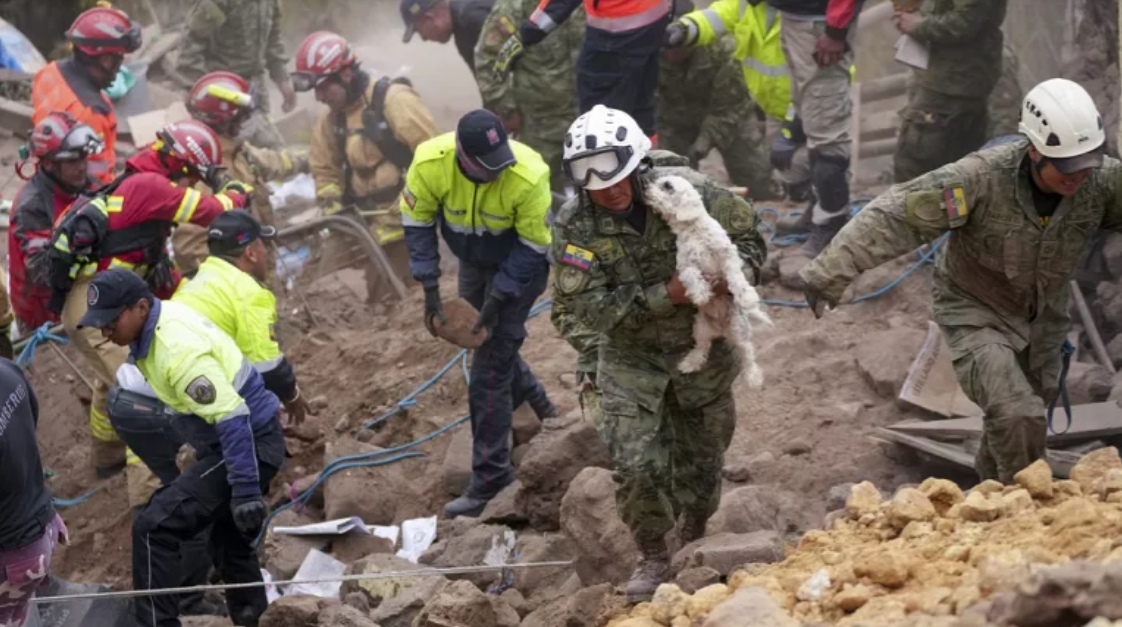 Ekvadorda torpaq sürüşməsi nəticəsində 60-dan çox insan itkin düşüb