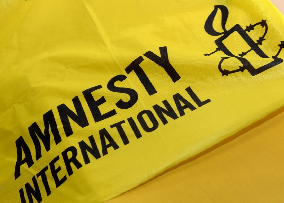 "Amnesty International" Qərb ölkələrini qaçqınlara qarşı ikili standartlarda və irqçilikdə ittiham edir