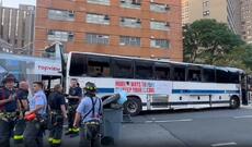Nyu-Yorkda iki avtobusun toqquşması nəticəsində 80-dən çox insan xəsarət alıb