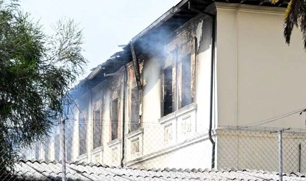 Həbsxanada qiyam nəticəsində 50 mühafizəçi və 7 polis girov götürülüb