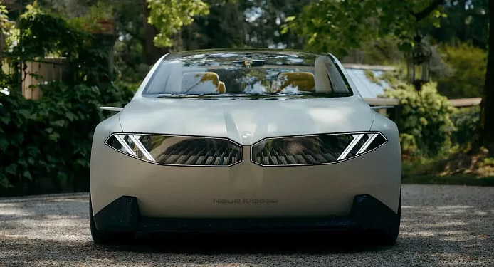 Alman avtomobil istehsalçısı BMW "Tesla"ya rəqib olan yeni elektrik modellərini təqdim edib