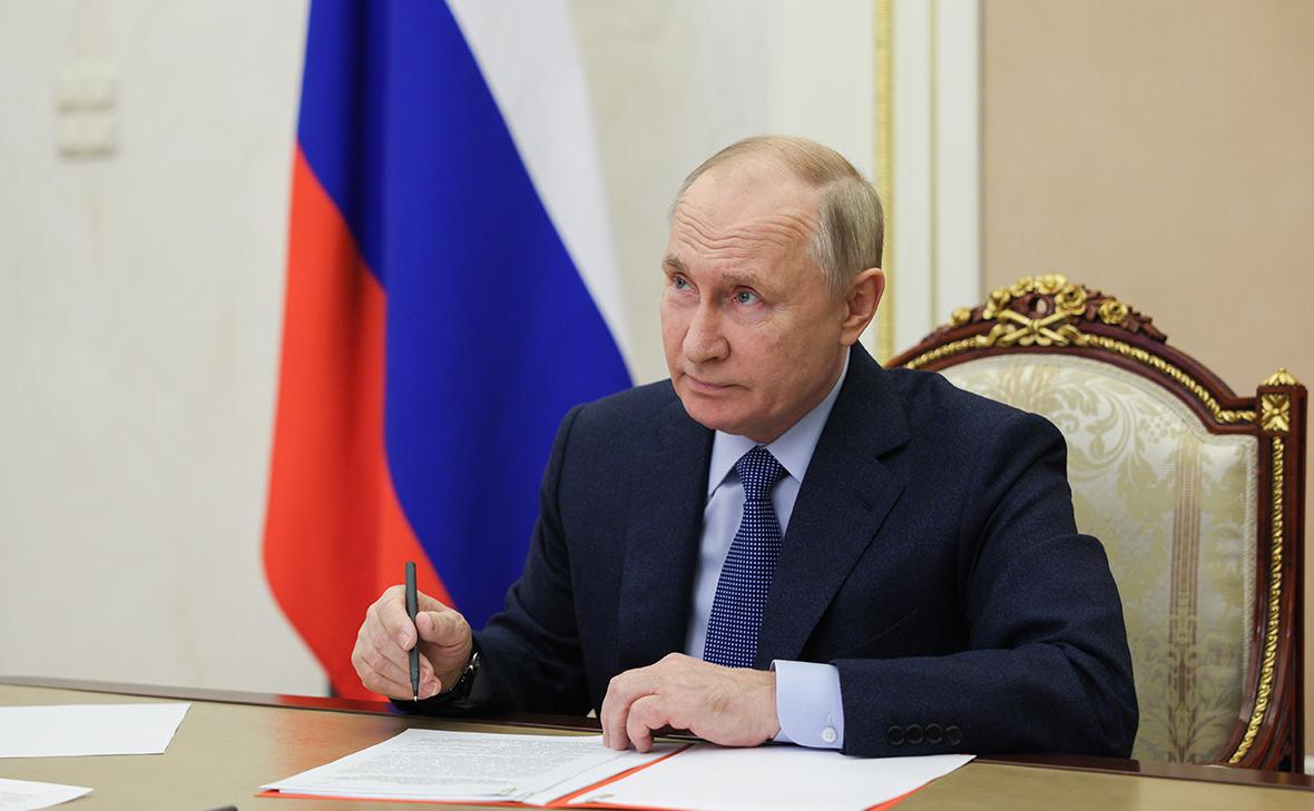 Putin nüvə sınaqlarının hərtərəfli qadağası müqaviləsinin ratifikasiyasını ləğv edən qanunu imzalayıb