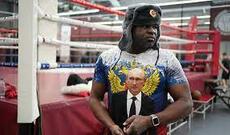 Putin amerikalı boksçu Kevin Consona Rusiya vətəndaşlığı verib