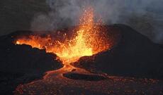 İslandiyada vulkana görə bir şəhər təxliyə olunub