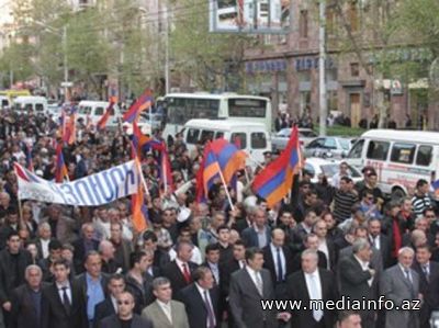 İrəvanda Ermənistanın Gömrük İttifaqına qoşulmasına qarşı etiraz yürüşü keçirilir