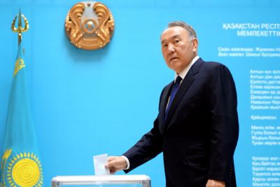 Nursultan Nazarbayev yenidən prezident seçildi