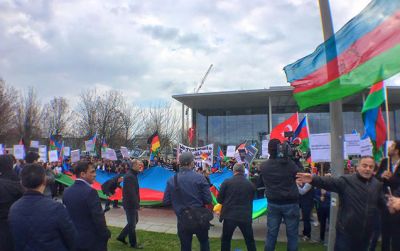 Sarkisyan Berlində etirazla qarşılandı -Foto+Video