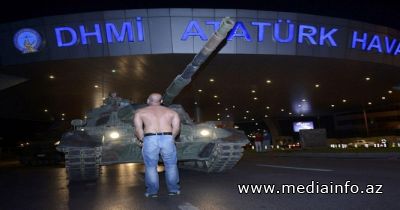 Tanklar dinc əhalini belə əzib - DƏHŞƏTLİ VİDEO +18