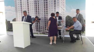 Jurnalistlər üçün tikilmiş ikinci binada mənzillərin paylanması mərasimi keçirilib - FOTO