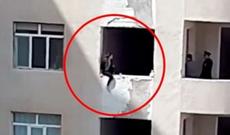 Damarını kəsdiyi üçün xəstəxanaya gətirildi, özünü burada öldürdü