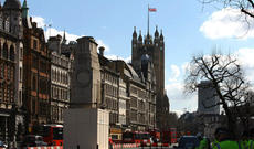 Britaniyada 2 milyon dollara qızıl viza