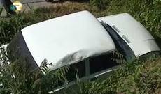 “ВАЗ” markalı minik avtomobili dərəyə aşdı, iki nəfər öldü