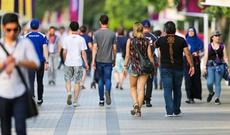 Azərbaycanlılar Bakıdan niyə qaçır? - Video