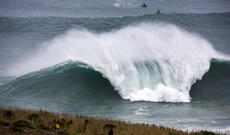Dənizdə dalğanın hündürlüyü 5,8 metrə catdı