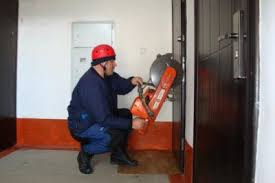 Bağlı qapılar arxasında qalanlar xilas edilib