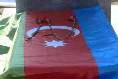 Şəhid Rəşad Atakişiyevin məzarı üzərindən məktub tapıldı- VİDEO