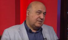 “Ona inanmasaydım, yazmazdım” - 30 milyon kitabı olan Çingiz Abdullayev + Video