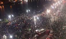 Bu ölkədə 10 şəhər AYAĞA QALXDI - Prezidentin istefası tələb olunur