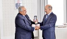 Cahangir Novruzova “Xalq artisti” fəxri adı təqdim olunub