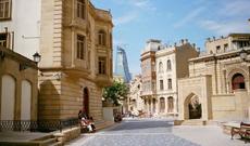 Hər kəs gecə vaxtı İçərişəhərdə çəkilən bu görüntülərdən danışır - VİDEO