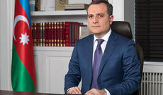 Ceyhun Bayramov müəllimləri təbrik etdi