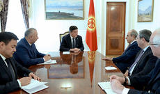 Jeenbekov Yaqub Eyyubovu qəbul edib
