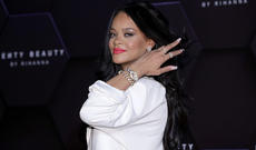 Rihannanın kitabı 110 min dollara satıldı