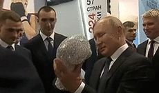 “Burnumu sındırmışdılar” - Putinin xatirələri+Video