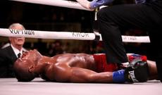 Nokauta düşən boksçu xəstəxanada vəfat etdi - Video