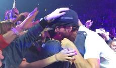 İqlesias konsertdə çətin anlar yaşadı - Video