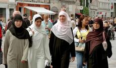 AFR-də məscidlərdə ibadət hansı dildə aparılmalıdır?