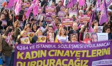 İstanbulda qadın cinayətlərinə etiraz olaraq yürüş keçirilib
