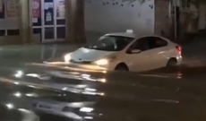 Bakıya yağış yağdı, küçələri su basdı - Video