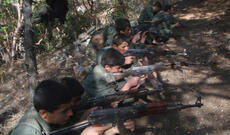 PKK Türkiyə əsgərlərinin üstünə uşaqları göndərir