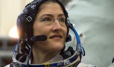 Amerikalı astronavt qadın orbitdə fasiləsiz qalma rekordu müəyyənləşdirib