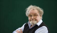 Məşhur Şotland yazıçısı Alasder Qrey 85 yaşında vəfat edib