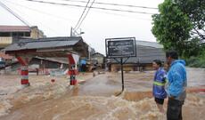 Cakartada baş verən daşqınlar və torpaq sürüşmələri nəticəsində azı 21 nəfər həlak olub