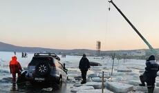 30 maşın buz altında qaldı + Video