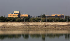 ABŞ-ın Bağdaddakı səfirliyi yerləşən əraziyə 2 raket atıldı