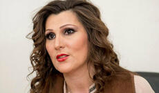 “Ana kimi çox fikir edirəm”