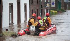 Britaniyada məktəblər bağlandı - VİDEO
